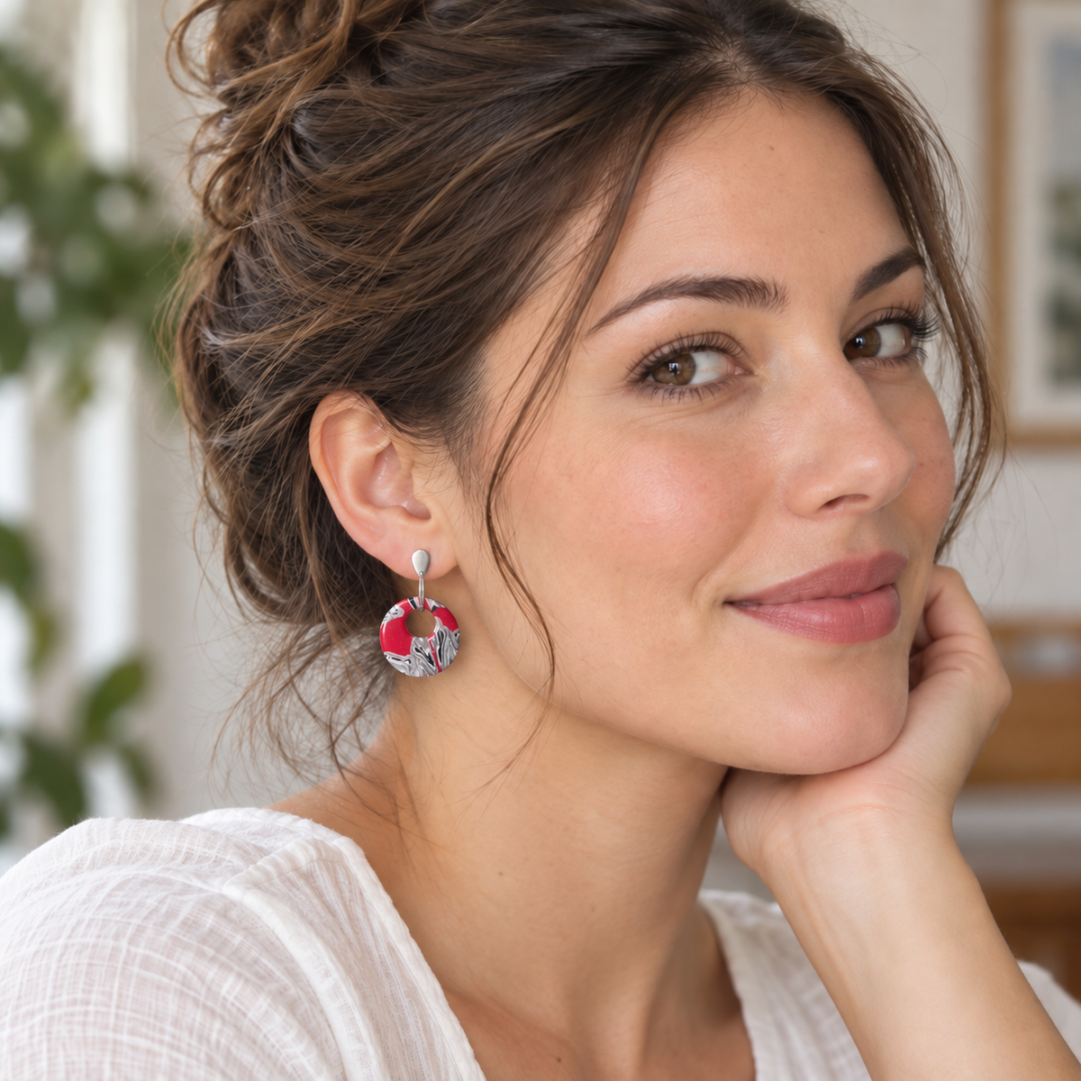 Scarlet Noir Circle Dangle